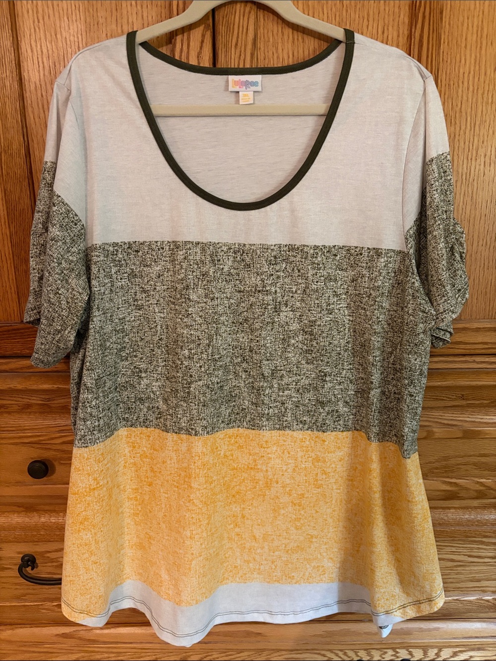 LuLaRoe Colorblock Scoop Neck Top in Yellow, Olive Gray, White